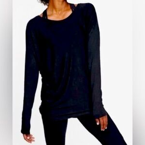 Athleta Threadlight Asymmetrical Relaxed Long Sleeve T Shirt Blk SZ XS oversized